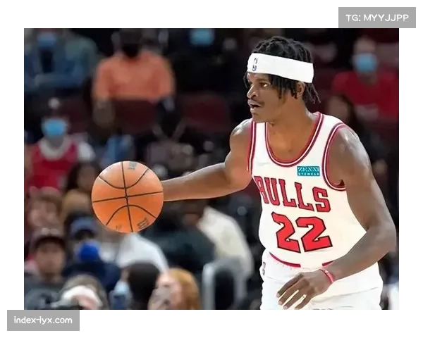 阿利兹约翰逊发展联盟数据亮眼 篮板拼抢与策应成深圳新核